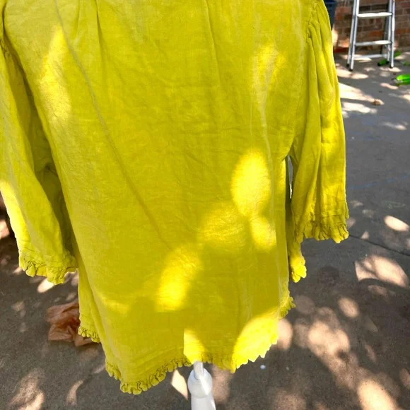 Beautiful linen blouse - Picture 2 of 4